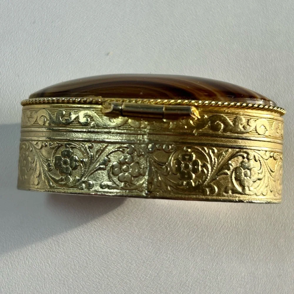 Vintage oval trinket pill box gold tone floral design faux agate gemstone